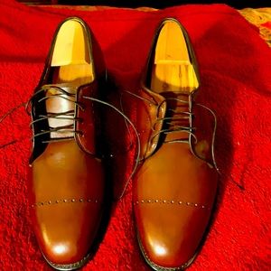 Rarely worn Allen Edmonds Shoe.